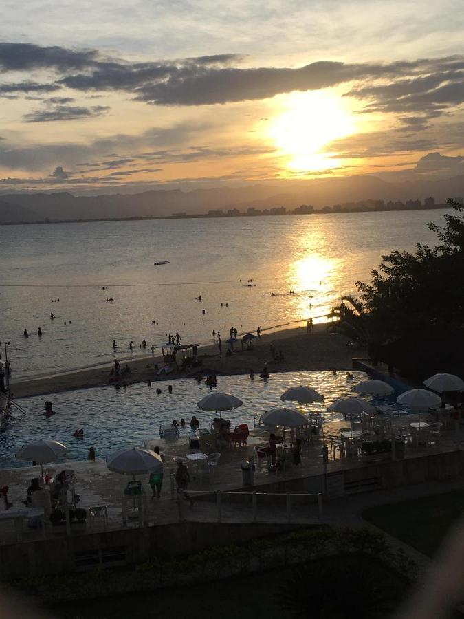 Apartamento Pe Na Areia Frente Para O Mar E Piscina Na Prainha Caraguatatuba Exterior photo