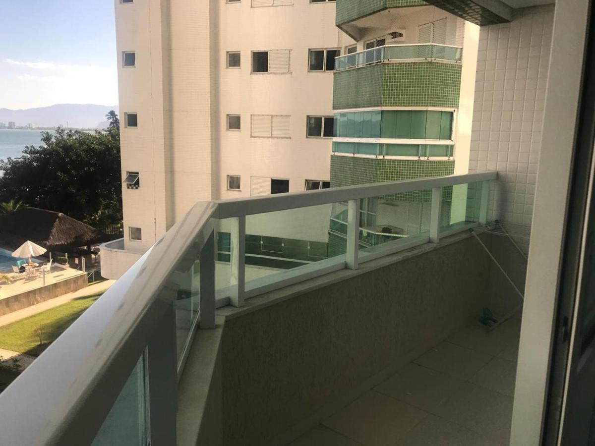 Apartamento Pe Na Areia Frente Para O Mar E Piscina Na Prainha Caraguatatuba Exterior photo